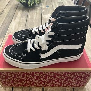 New with tags! Vans sk8-hi black white sneaker skate shoe size 10